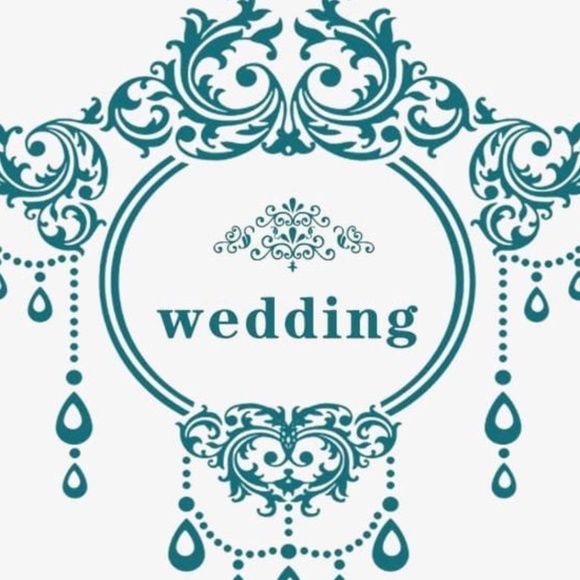 Meet your Posher, Layla from The Wedding Dress Boutique Online - Picture 1 of 1